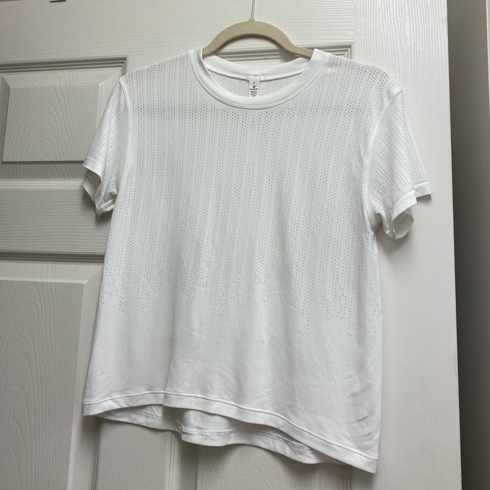 Lululemon white flowy athletic workout top size S